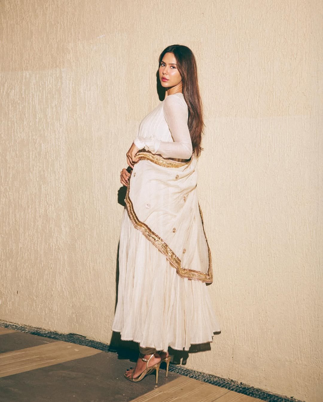 Ivory Grace - Image 4