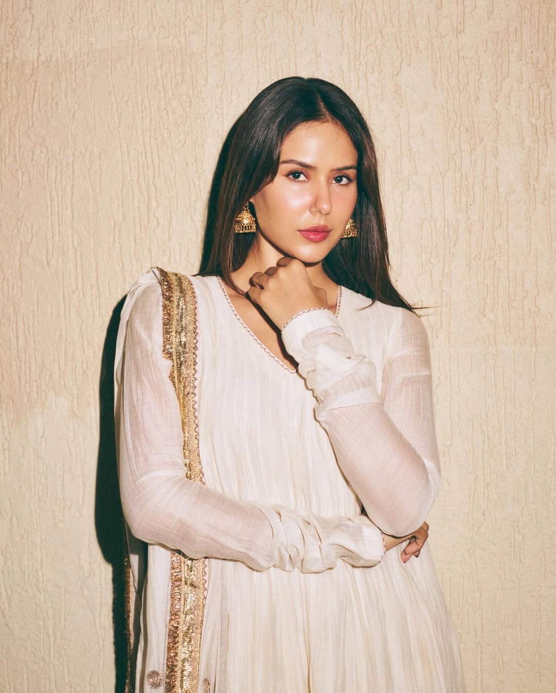 Ivory Grace - Image 14