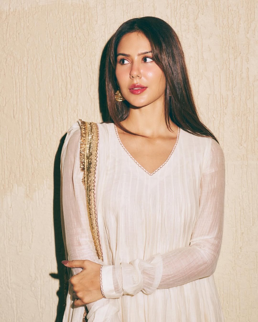 Ivory Grace - Image 15