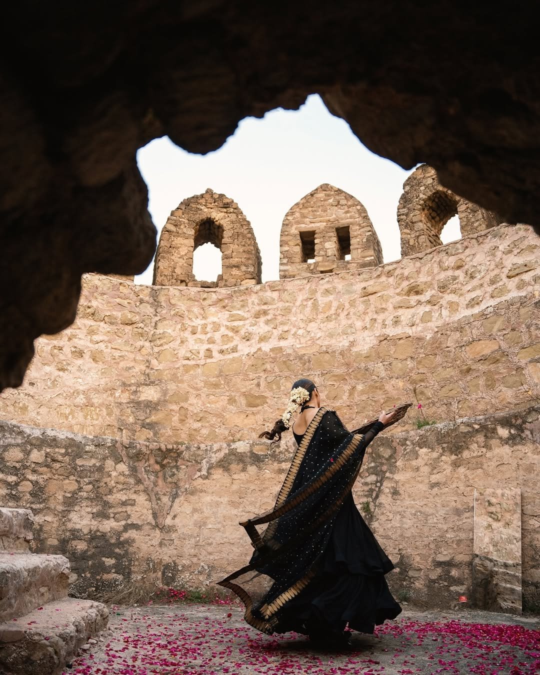 Noir Zareen - Image 4