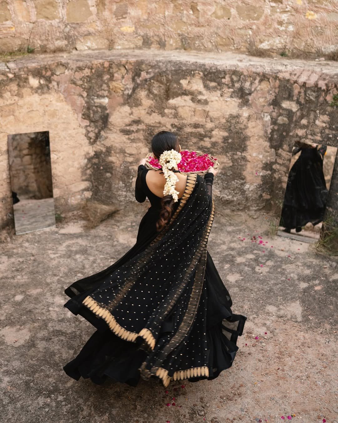 Noir Zareen - Image 3